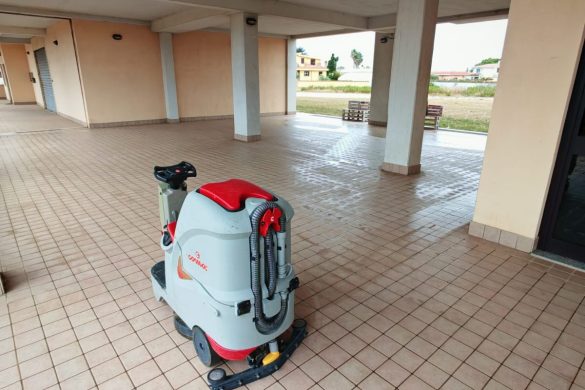 macchinario per pulizia pavimenti