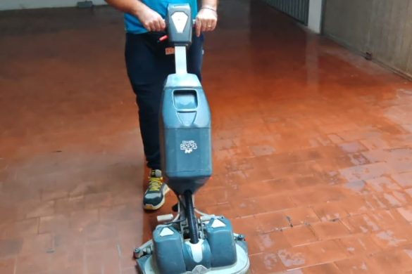 pulizie pavimento box mad service